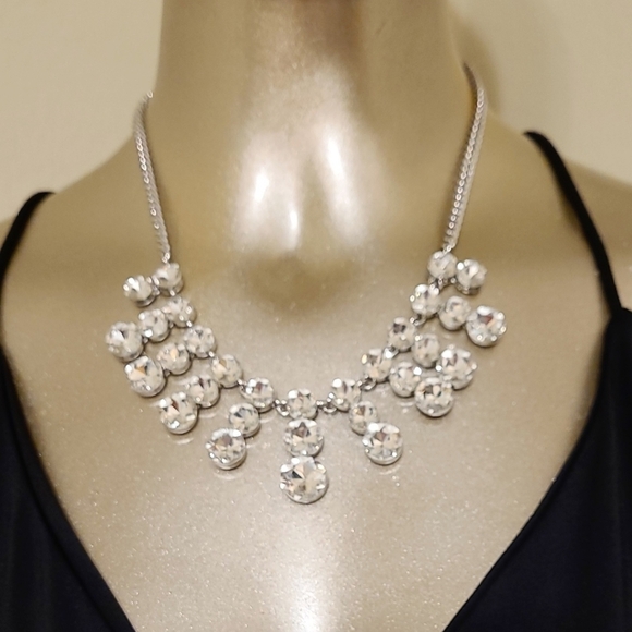 Vintage Elegant White Crystal Sunburst Silver Collar Necklace - Picture 4 of 16